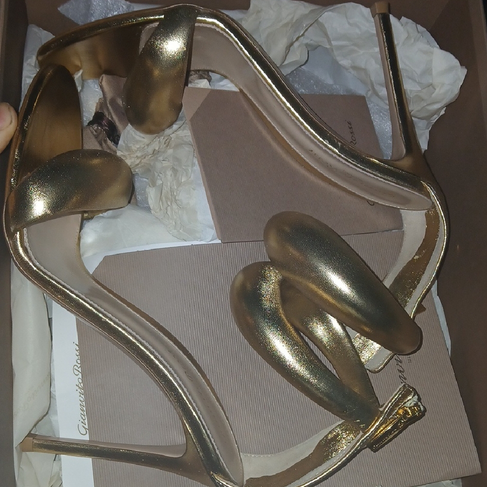 Gold Brand New Gianvito Rossi